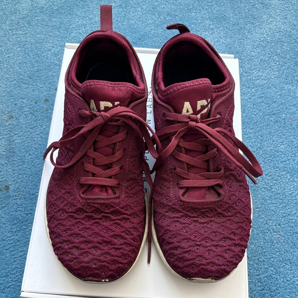 APL unisex Techloom Phantom knit Burgundy Athletic Sneakers Men US8 UK7 EUR 40.5